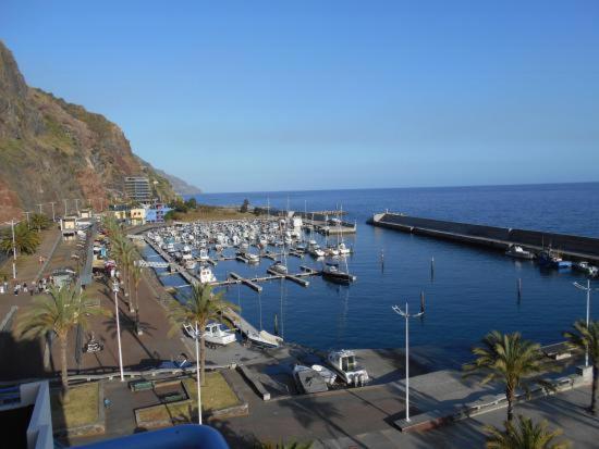 Ferienwohnung Casa Santana Estreito Da Calheta Exterior foto