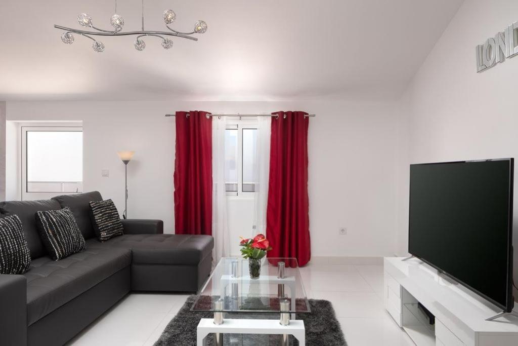Ferienwohnung Casa Santana Estreito Da Calheta Exterior foto